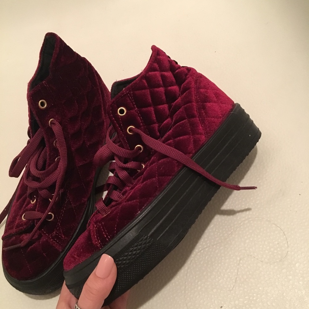 velvet platform shoes